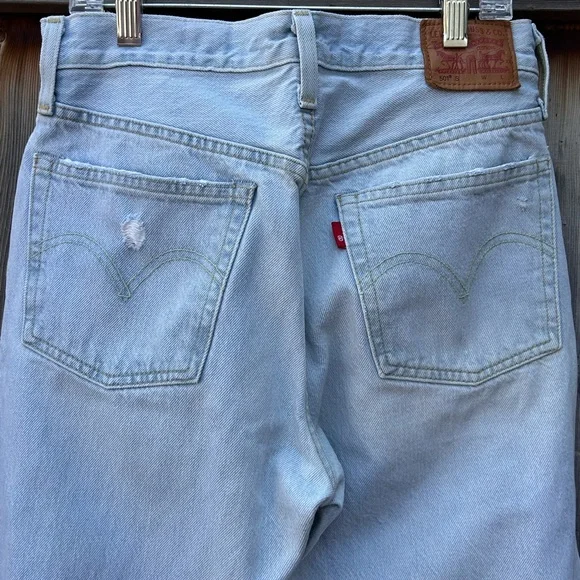 Distressed Levi’s 501 jeans - Picture 3 of 9